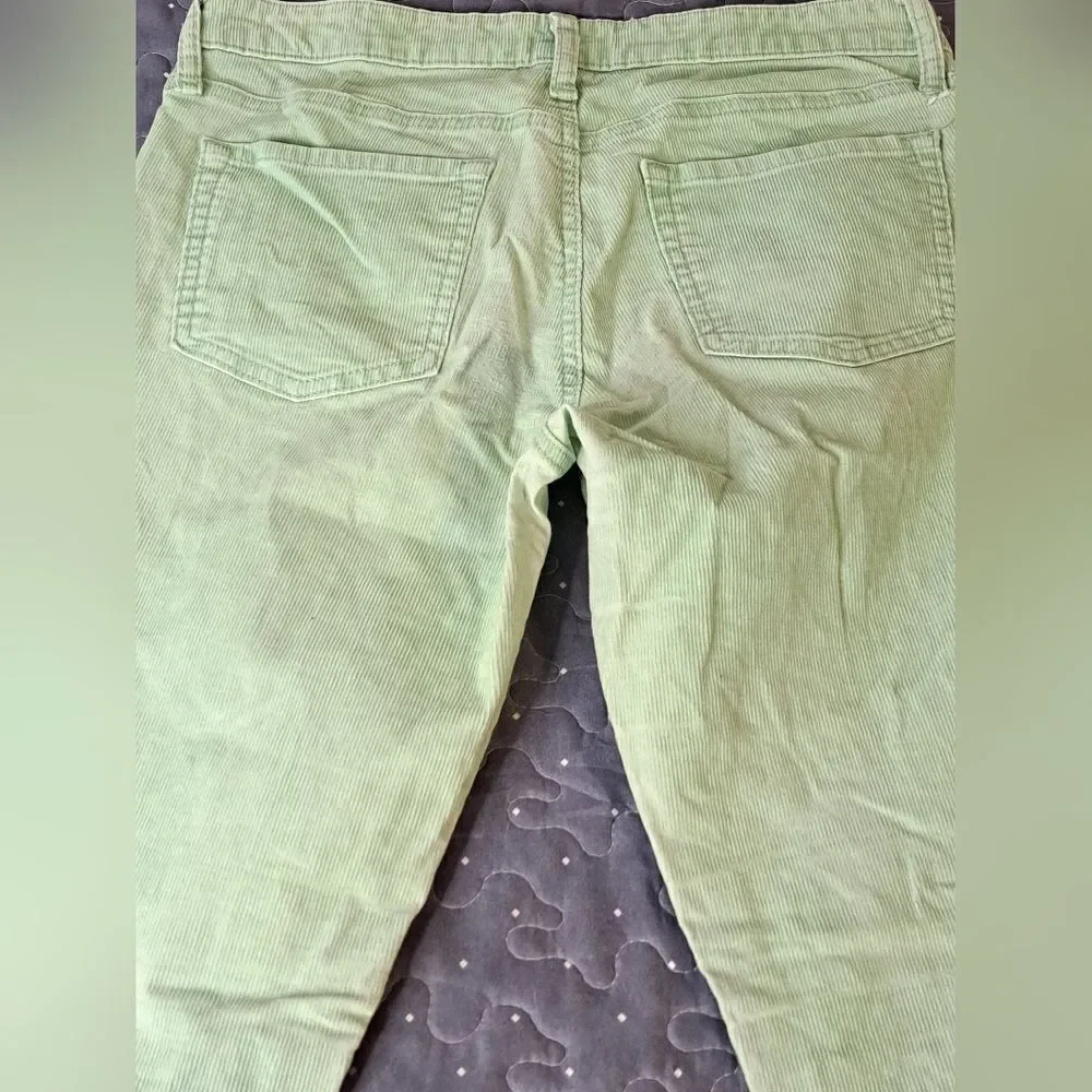Gap Premium skinny green corduroy pants size 2